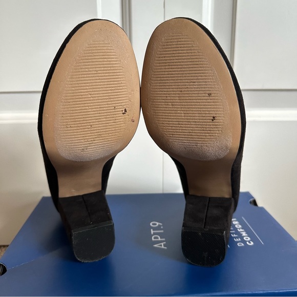 Apt. 9 Faux Suede Black Chunky Heels - Picture 6 of 6